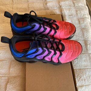 Brand new Nike Women's Air Vapormax Plus Racer Blue/Black-hyper Pink/Br